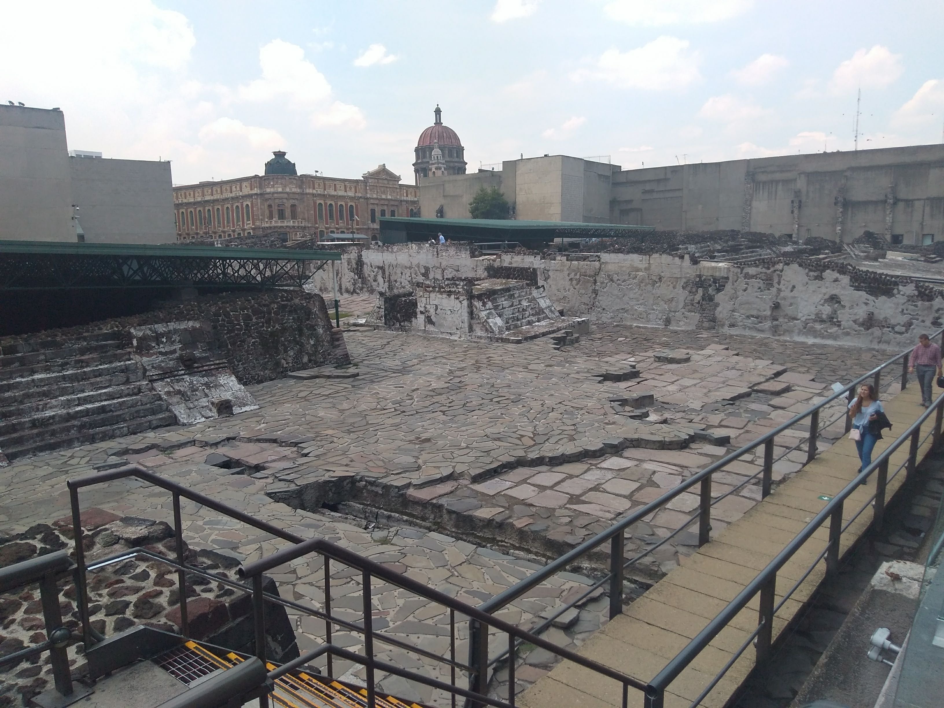 Private Mexico City Tour: Historic Center, Coyoacán, UNAM & Xochimilco Trajinera